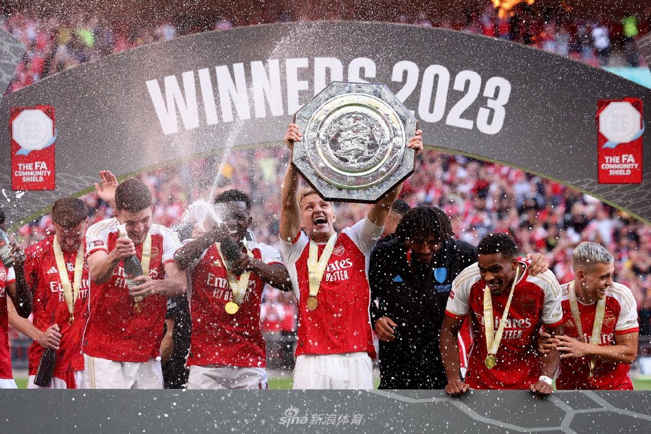 坛的新星 坛的新星