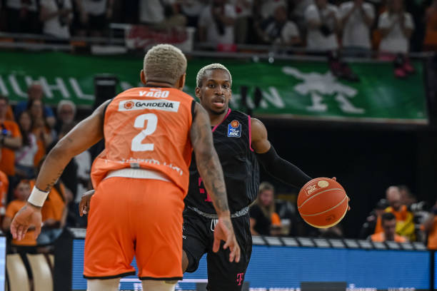 俱乐部的生 俱乐部的生