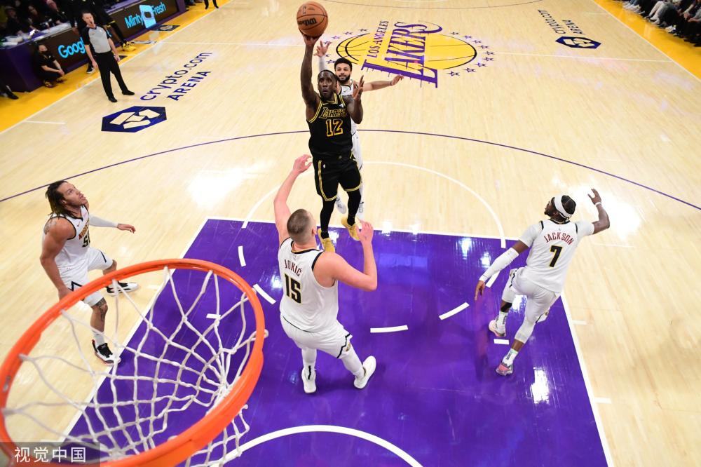 列出雄鹿与 列出雄鹿与